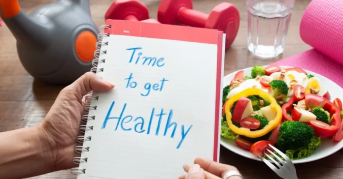 TimesHealthMag Nutrition expert demonstrating the plate method for balanced, healthy eating habits.